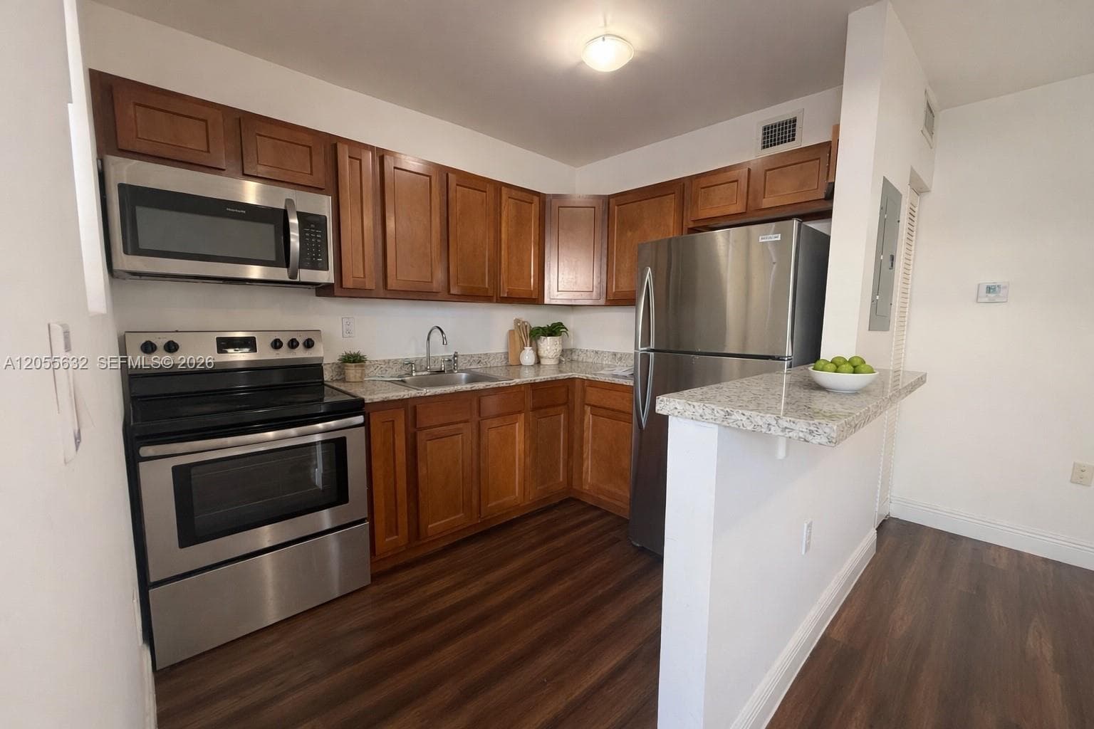 540 NW 7th St # 27, Miami, FL 33136 photo 3