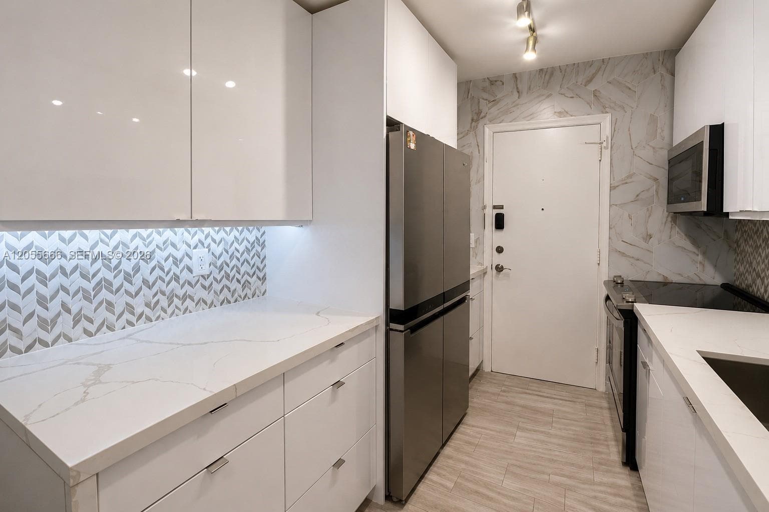 2260 NE 67th St # 1705, Fort Lauderdale, FL 33308 photo 3