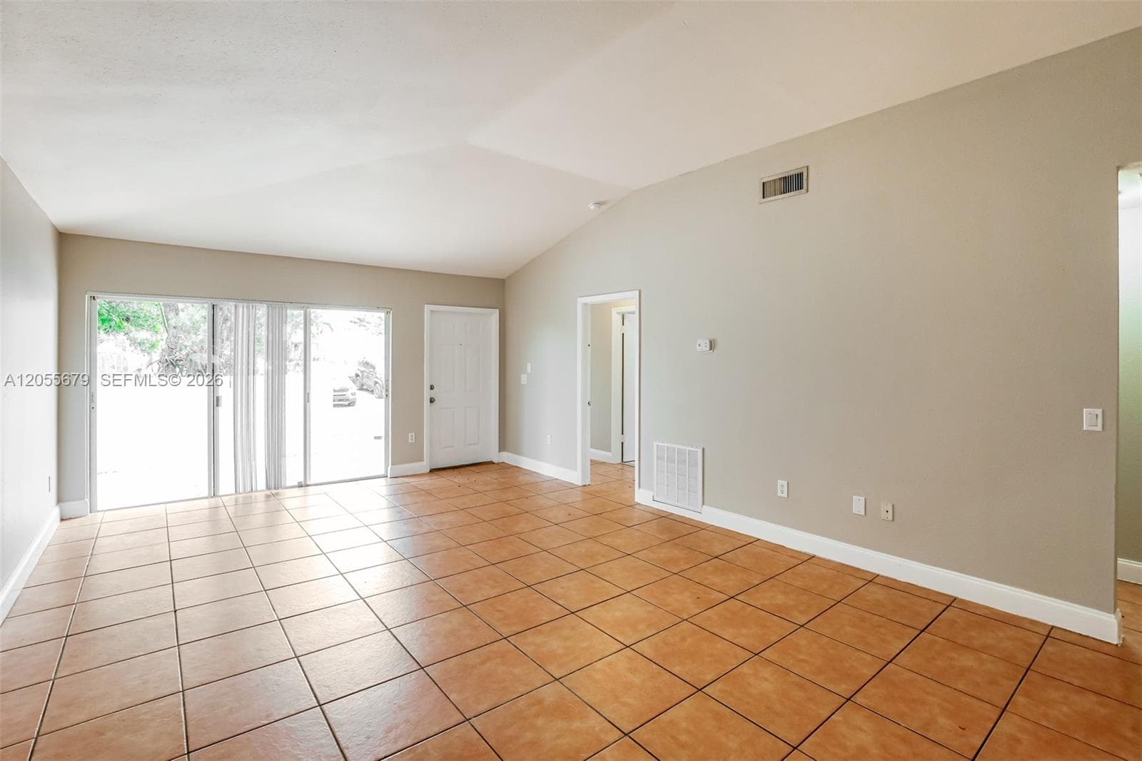 10352 SW 208th Ln, Cutler Bay FL 33189 photo 5