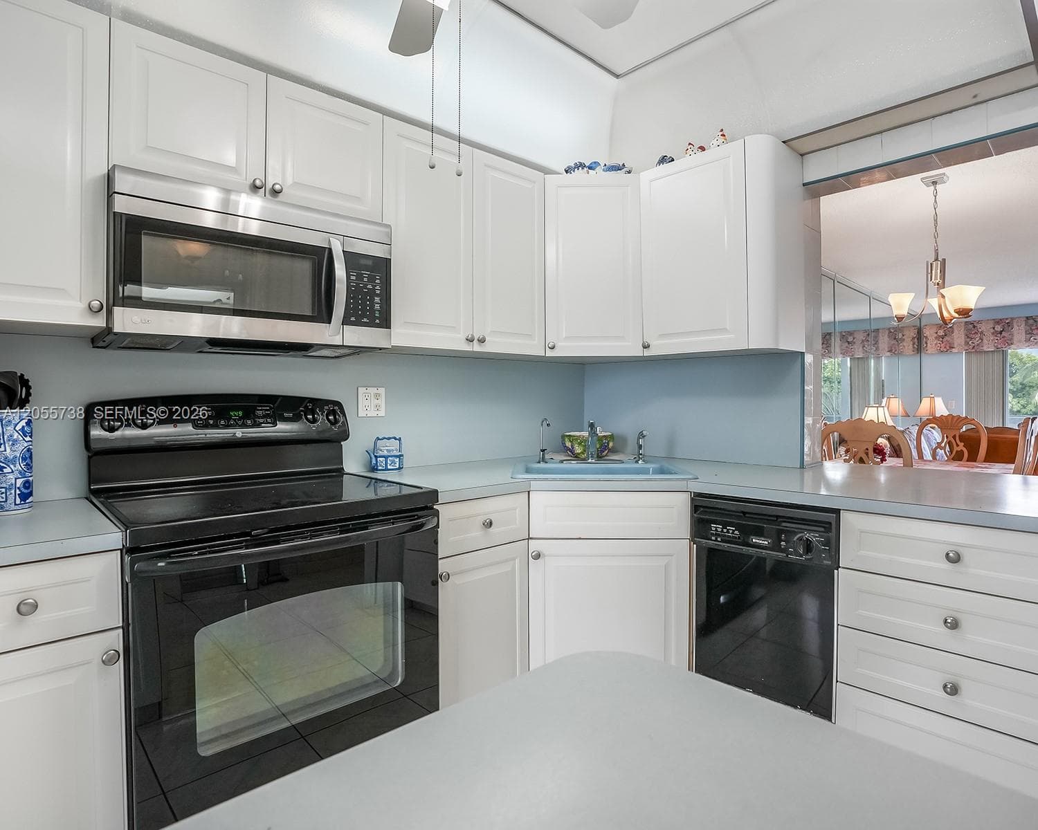 455 Paradise Isle Blvd # 207, Hallandale Beach FL 33009 photo 4