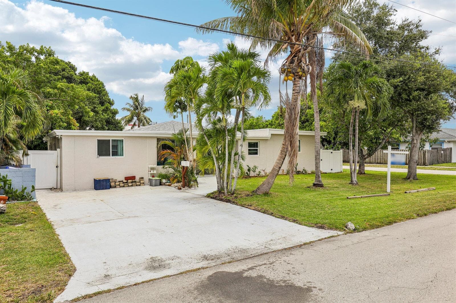 2001 N 22ND Avenue, Hollywood FL 33020 photo 3