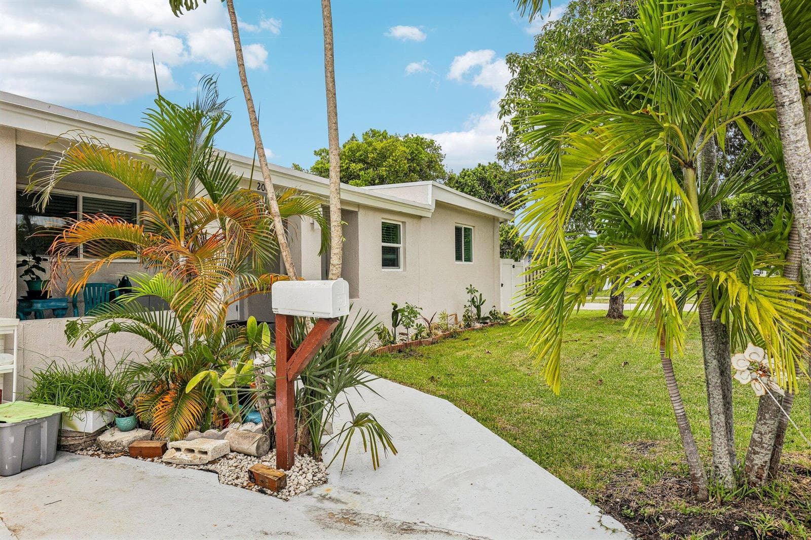 2001 N 22ND Avenue, Hollywood FL 33020 photo 4