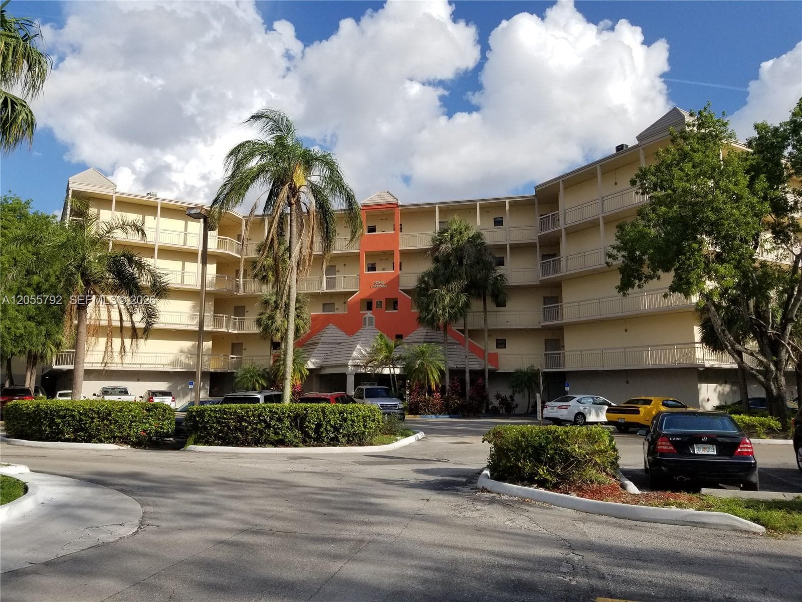 8290 Lake Dr # 440, Doral FL 33166 photo 2