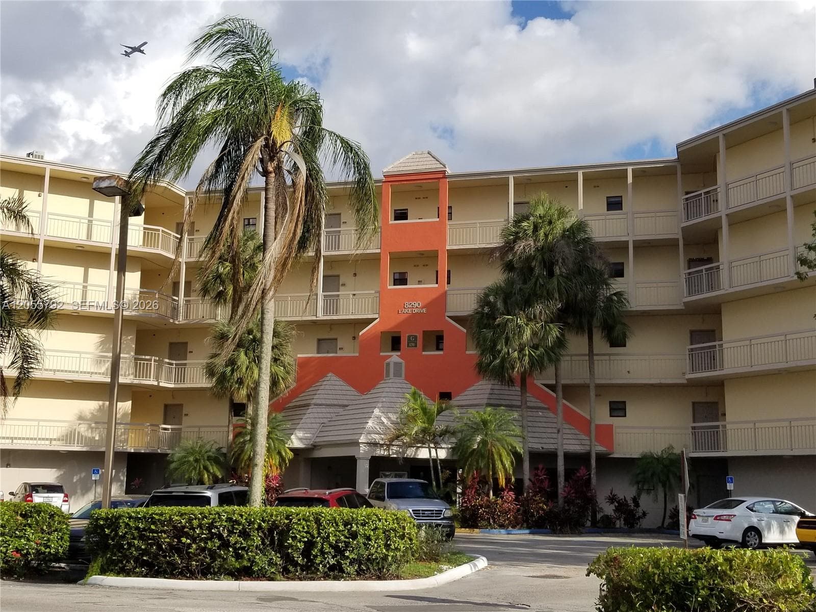8290 Lake Dr # 440, Doral FL 33166
