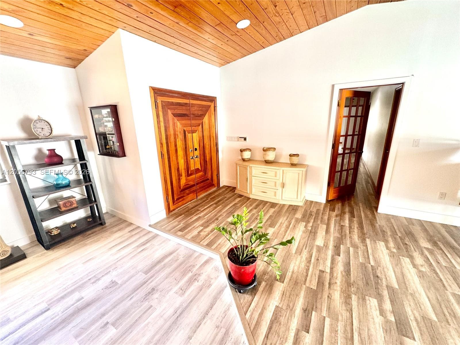 18701 Wentworth Dr, Hialeah FL 33015 photo 5