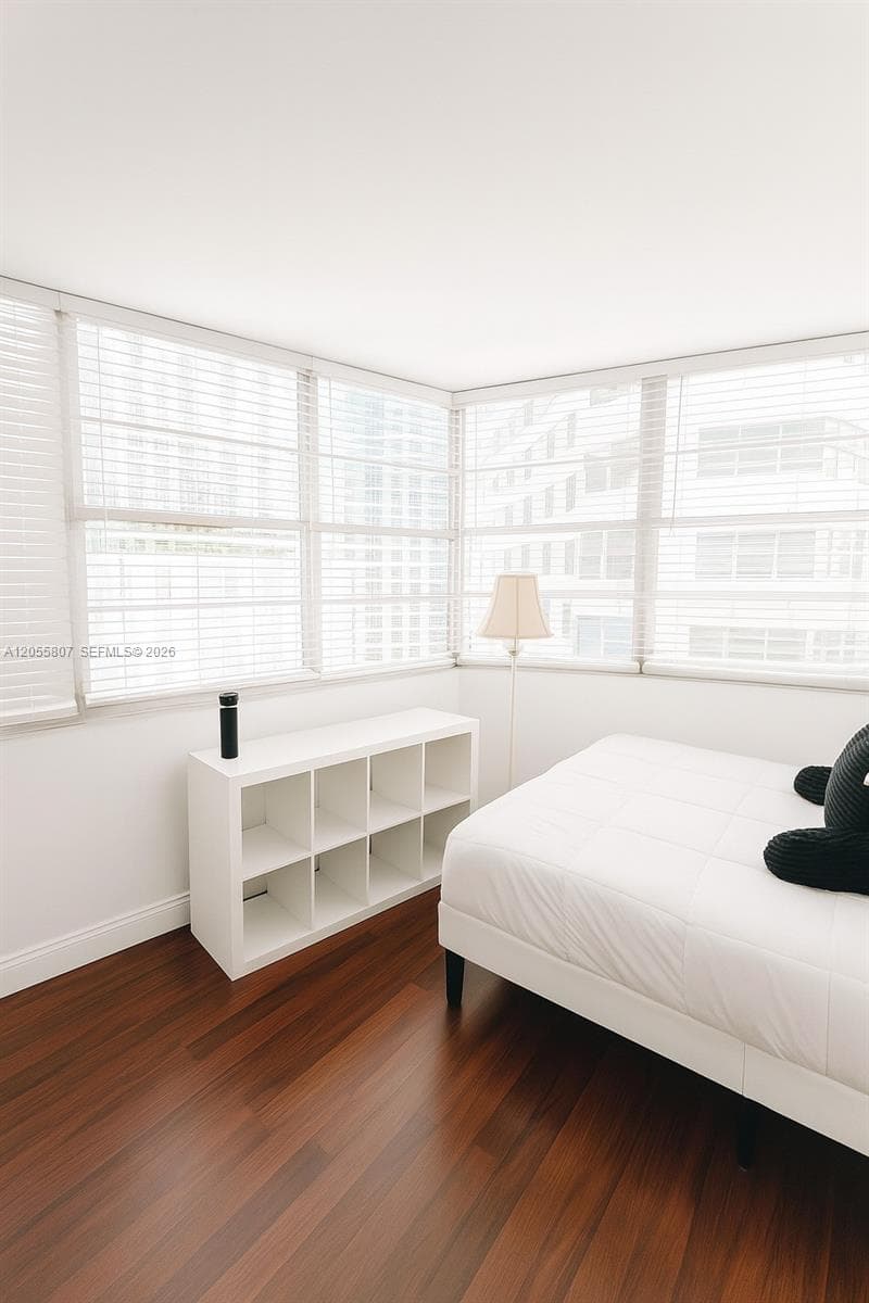 905 Brickell Bay Dr # 1022, Miami, FL 33131 photo 4