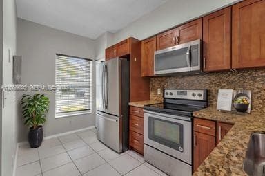 16640 Hemingway Dr # 16640, Weston FL 33326 photo 3