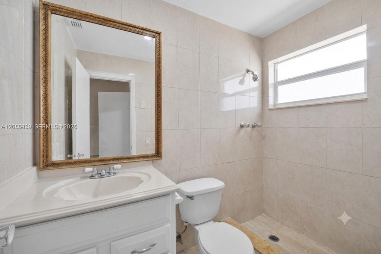 129 SE 4th Ave # 4, Hallandale Beach, FL 33009 photo 3