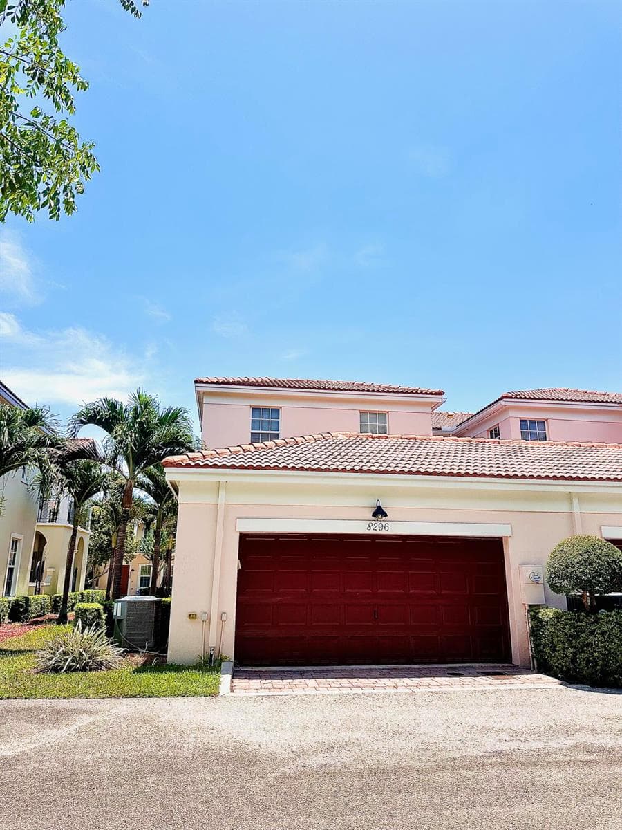 8296 NW 9th Avenue, Boca Raton FL 33487 photo 2