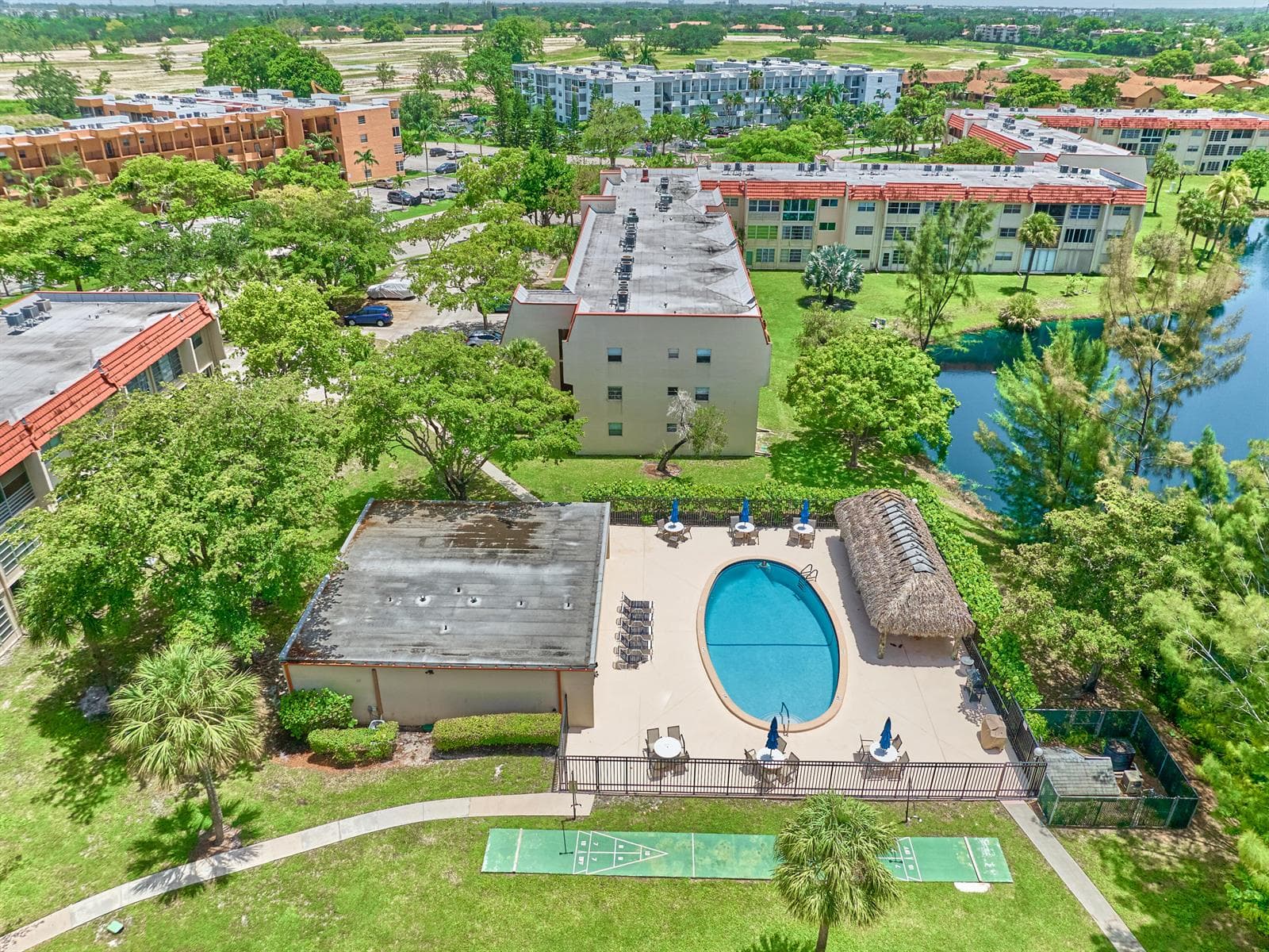 3091 E Sunrise Lakes Drive E # 212, Sunrise FL 33322 photo 3