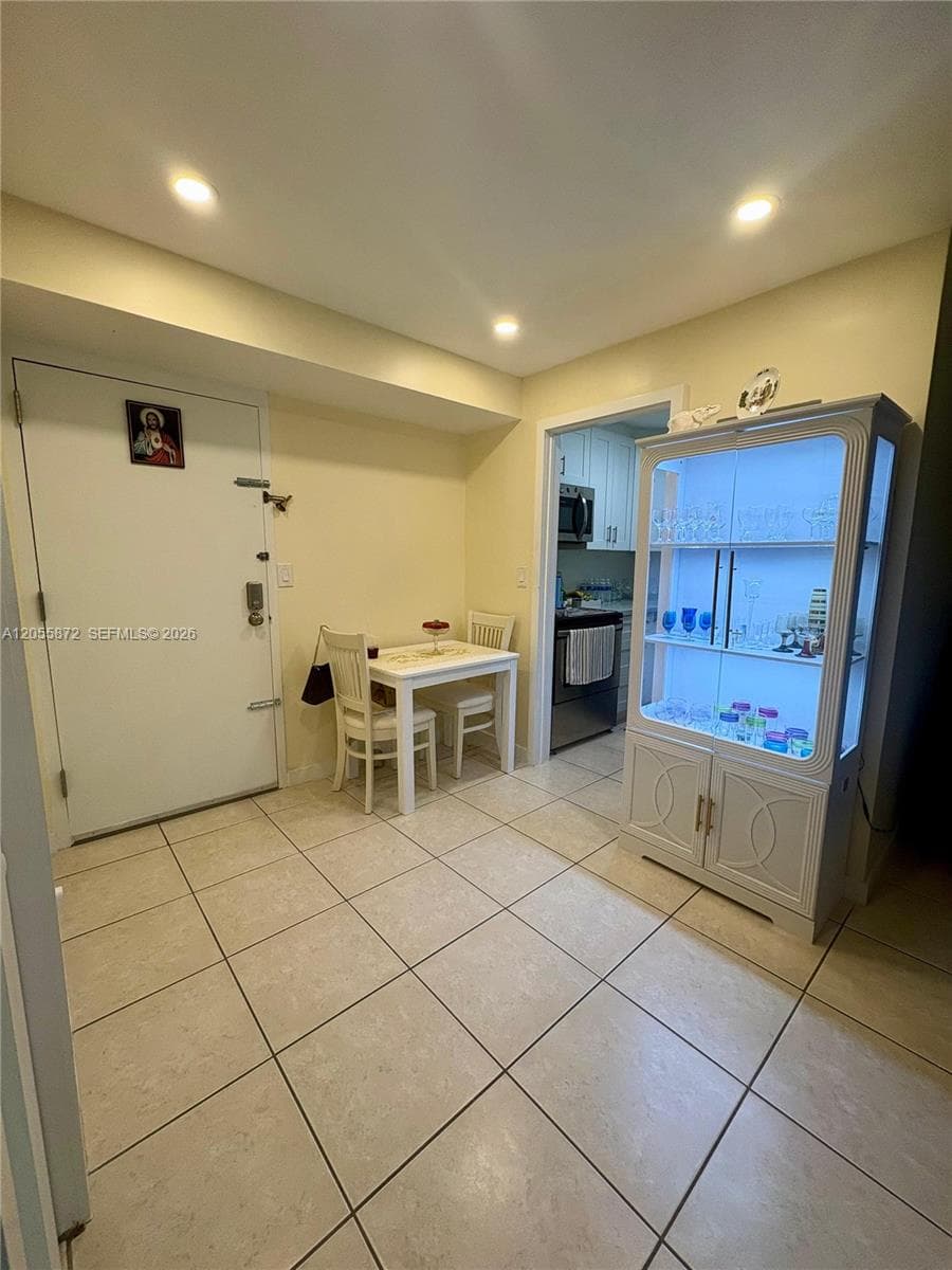 5050 NW 7th St # 309, Miami FL 33126