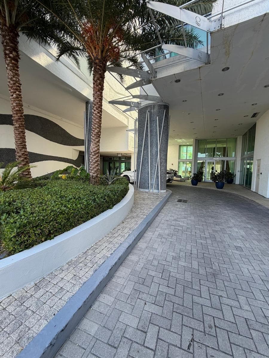 7930 EAST Drive # 1506, North Bay Village FL 33141 photo 3