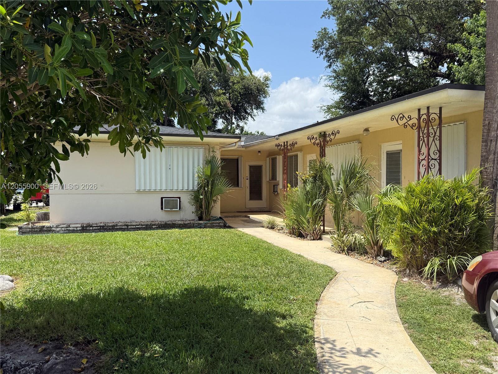 1570 NE 130th St, North Miami FL 33161 photo 4