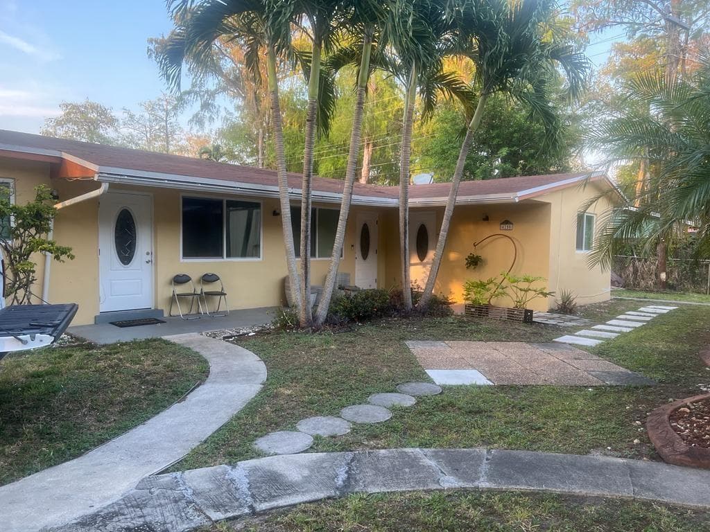 4250 NW 21st Avenue, Oakland Park, FL 33309 photo 2