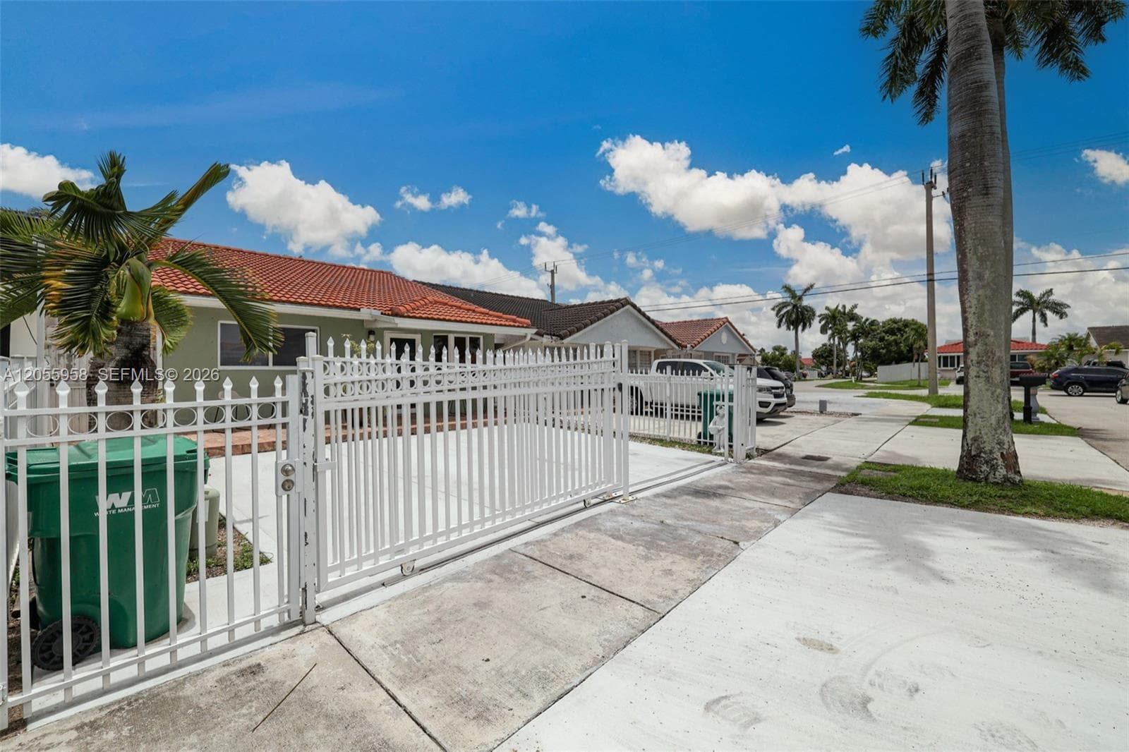 11425 NW 88th Ct, Hialeah Gardens FL 33018 photo 3