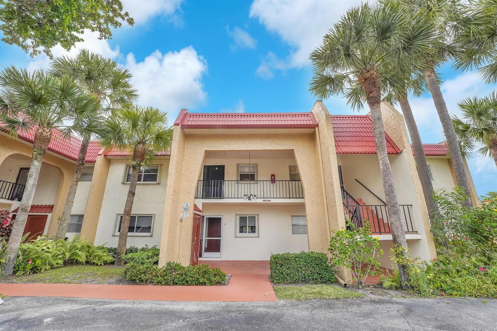 210 Lake Evelyn Drive, West Palm Beach FL 33411 photo 2