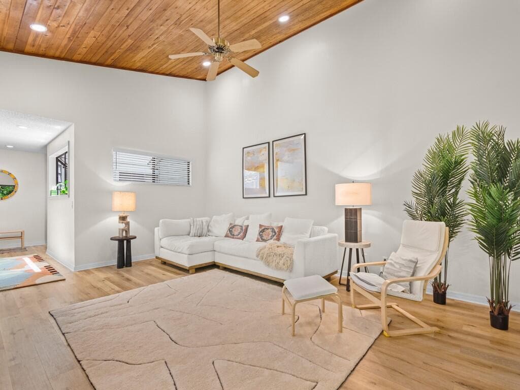 2125 PINE CREEK Boulevard # 205, Vero Beach FL 32966 photo 2