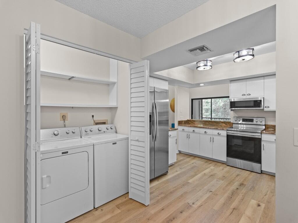 2125 PINE CREEK Boulevard # 205, Vero Beach FL 32966 photo 5