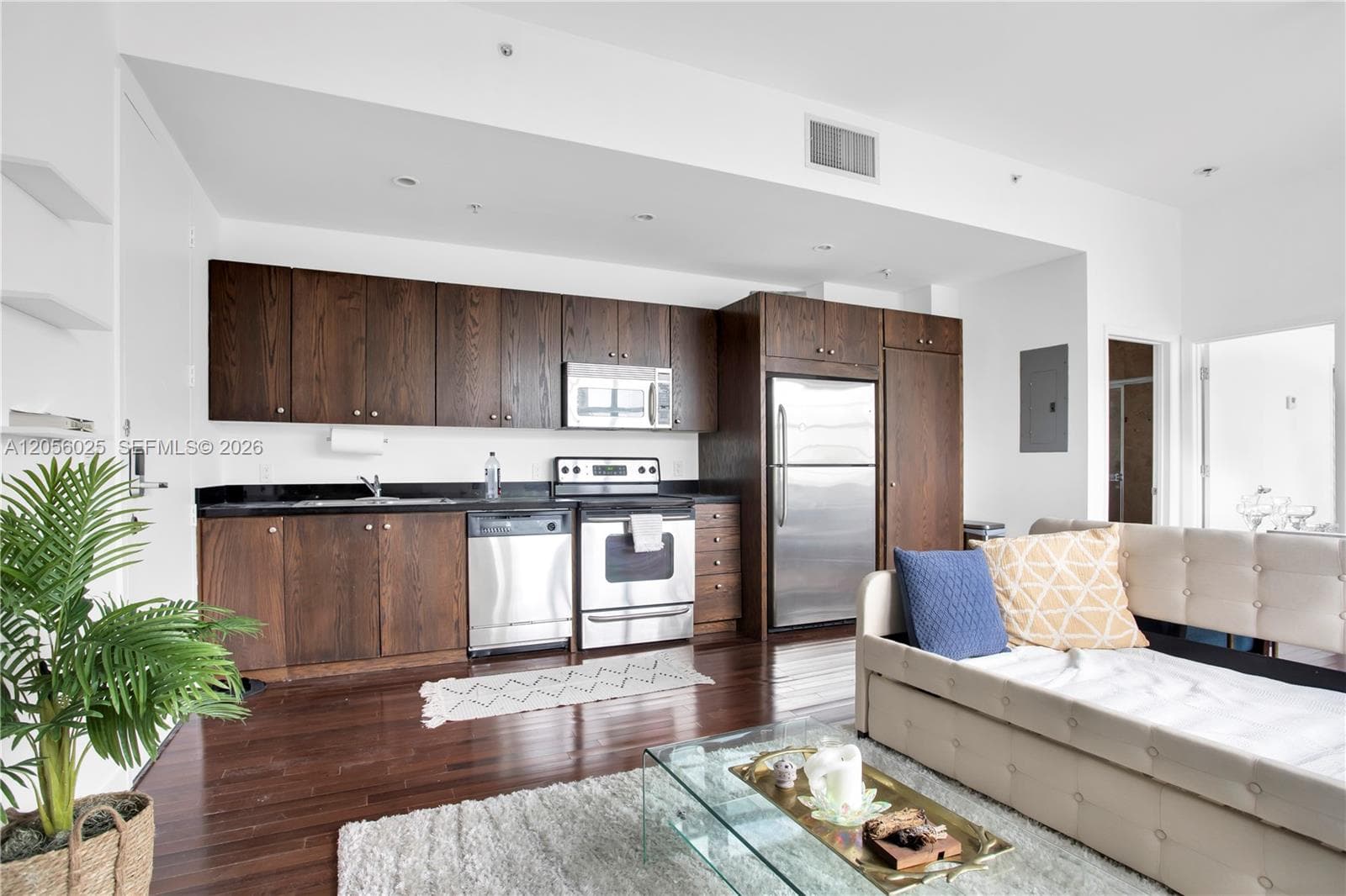 935 Euclid Ave # 8, Miami Beach FL 33139 photo 2