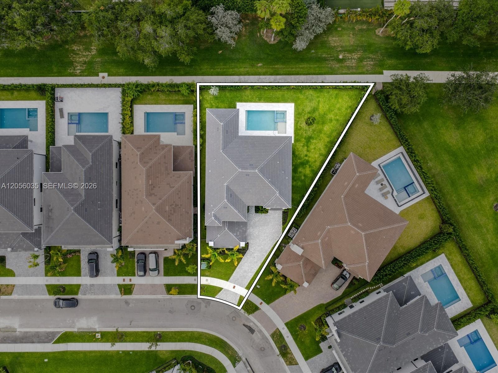 19701 NE 16 PL, Miami FL 33179 photo 3