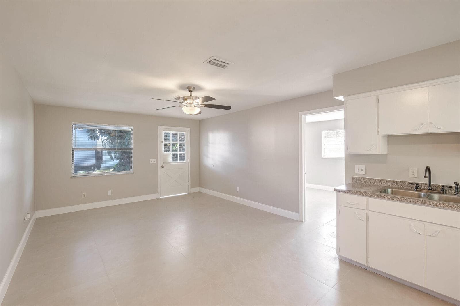 3147 Naylor Terrace, Fort Pierce FL 34982 photo 2