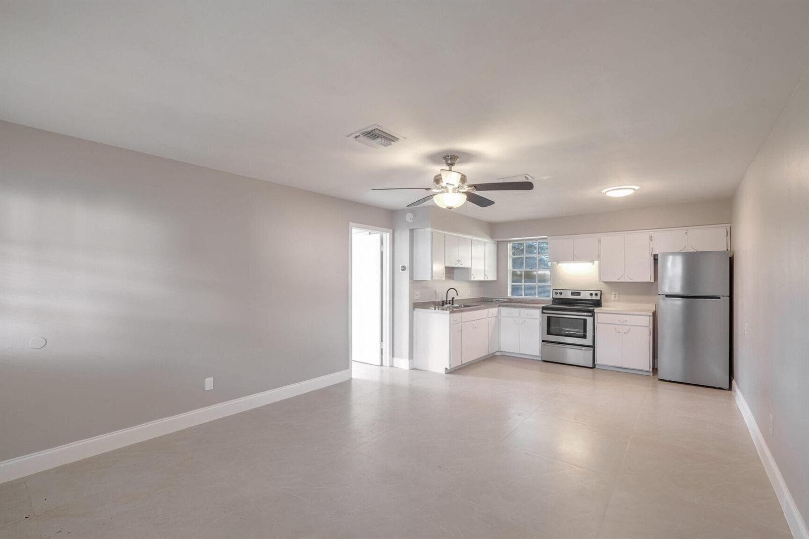 3147 Naylor Terrace, Fort Pierce FL 34982 photo 3