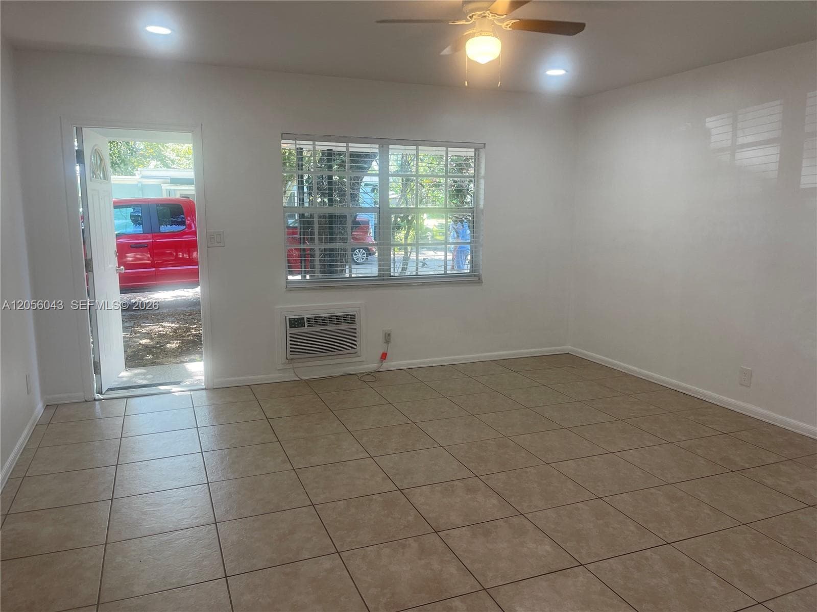 1717 NE 12th St # 5, Fort Lauderdale FL 33304 photo 3