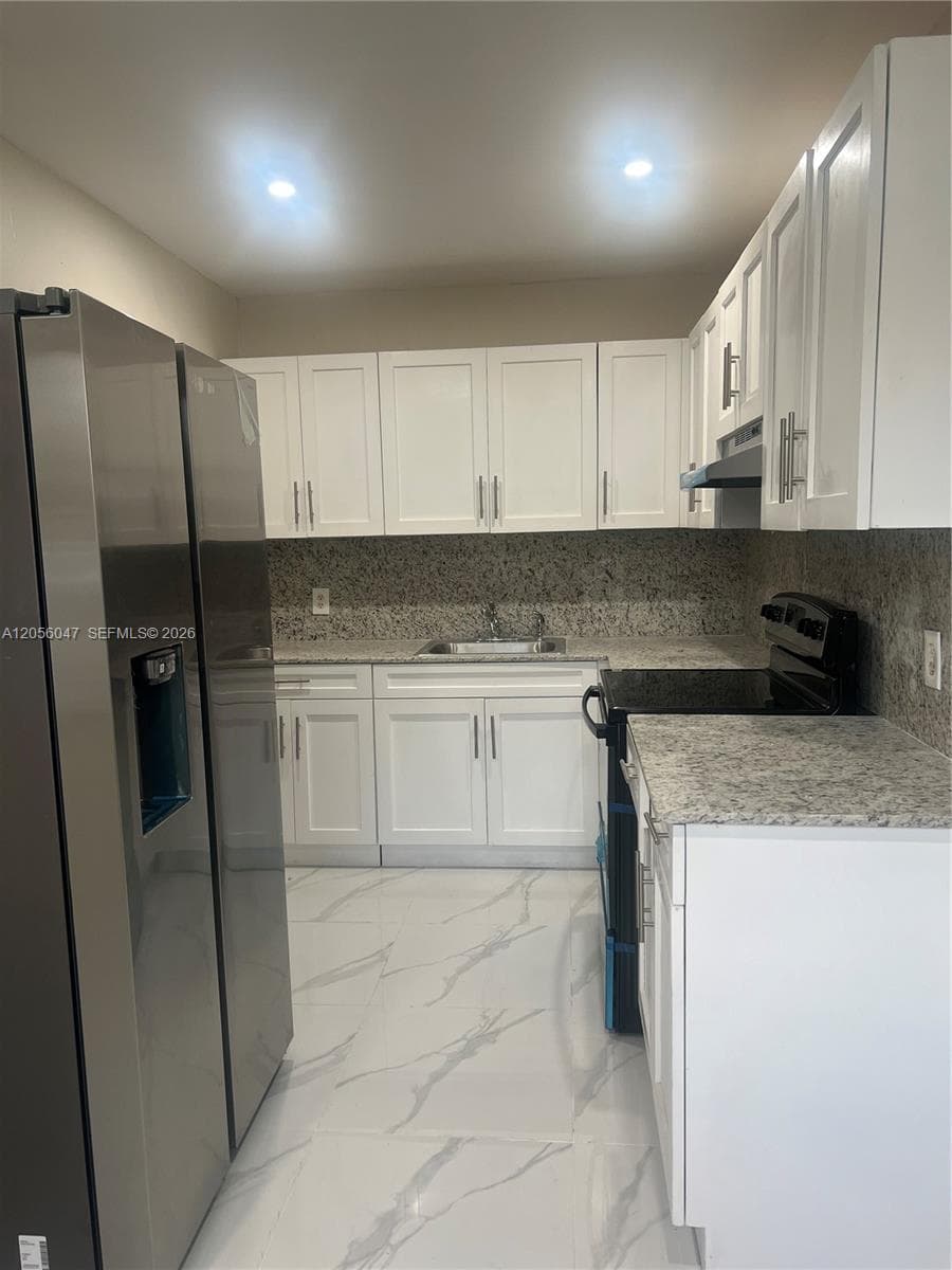 395 NE 112th St, Miami FL 33161 photo 2