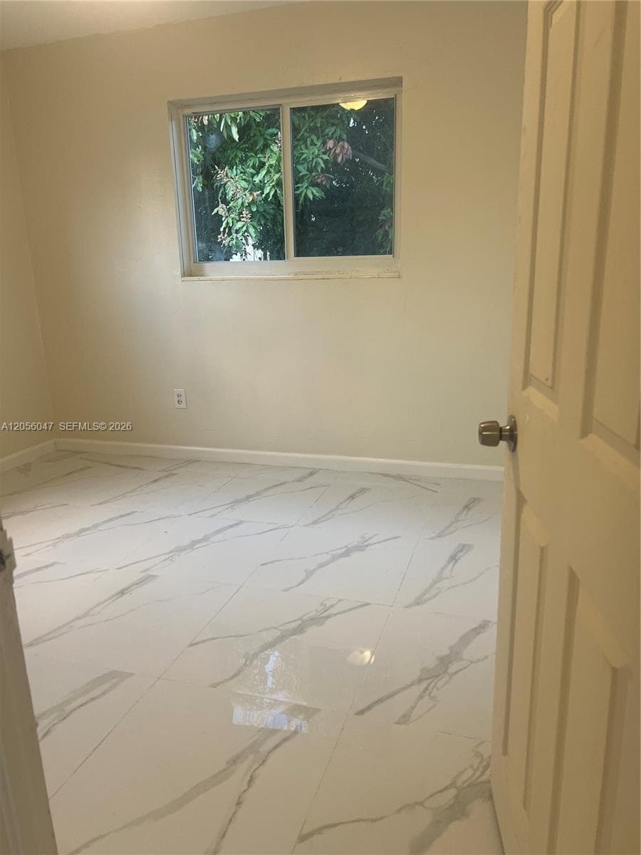 395 NE 112th St, Miami FL 33161 photo 5