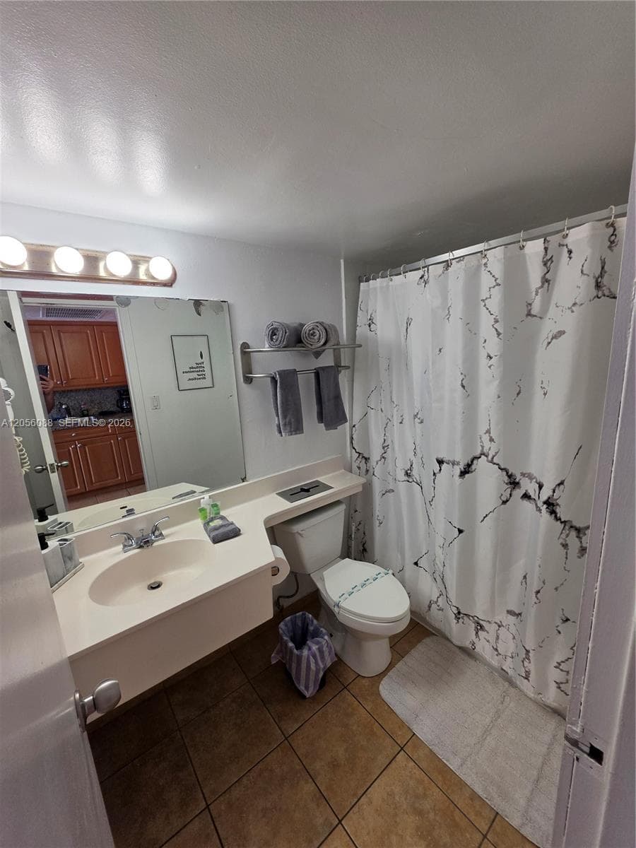19201 Collins Ave # 433, Sunny Isles Beach, FL 33160 photo 3