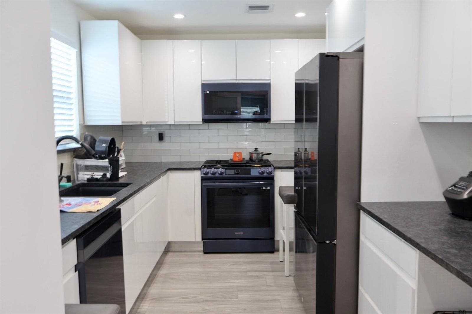 121 SE 14TH Street, Pompano Beach, FL 33060