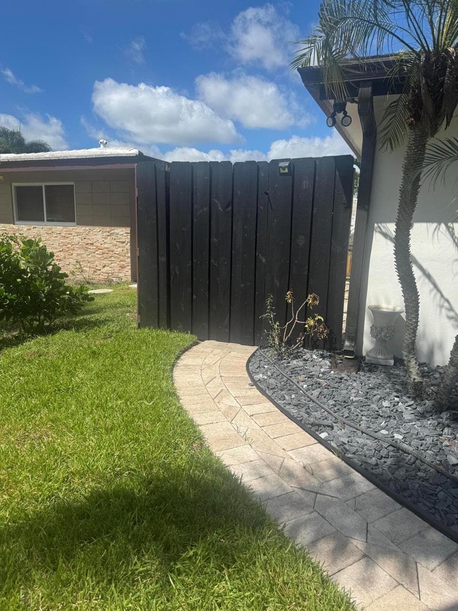 121 SE 14TH Street, Pompano Beach, FL 33060 photo 4