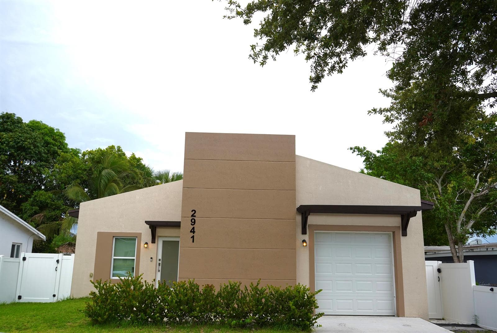 2941 NW 7th Court, Fort Lauderdale FL 33311 photo 2