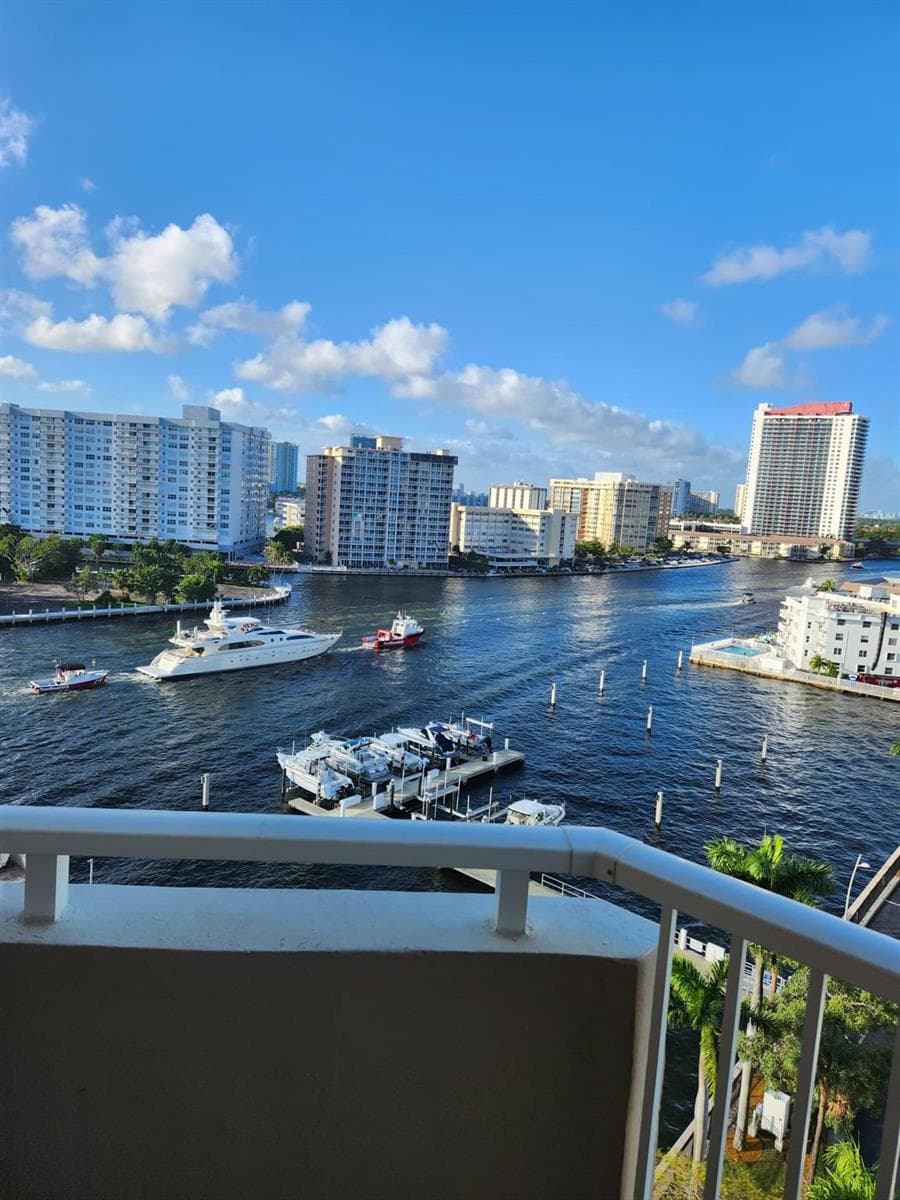 1965 S OCEAN Drive # 9Q, Hallandale Beach FL 33009