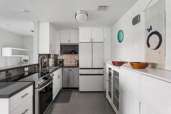 9 NE 19th Court # C216, Wilton Manors FL 33305 photo 4