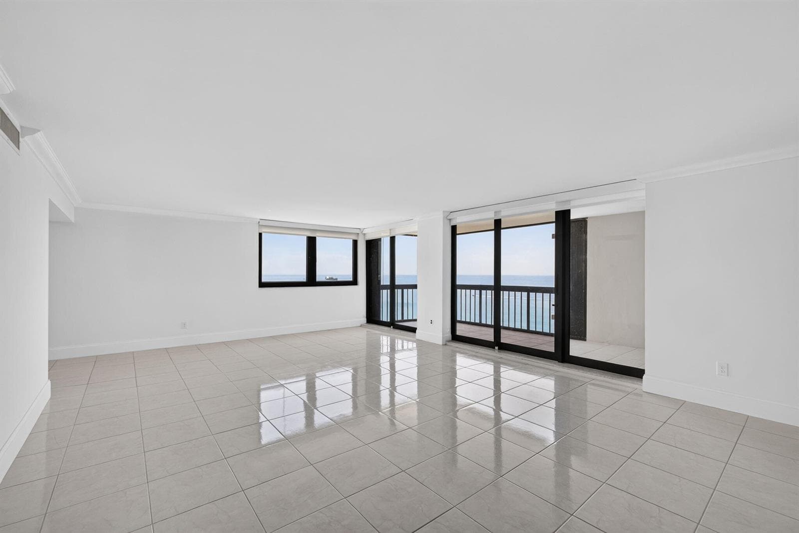 5380 N OCEAN Drive # 19F, Singer Island FL 33404 photo 4