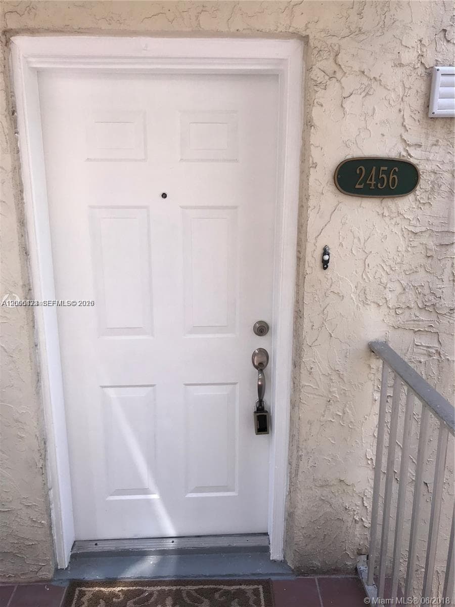10000 NW 80th Ct # 2456, Hialeah Gardens FL 33016 photo 3
