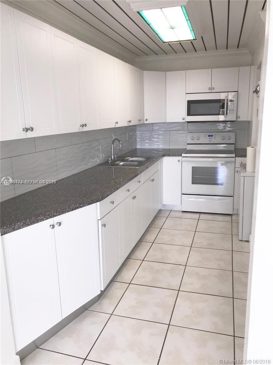 10000 NW 80th Ct # 2456, Hialeah Gardens FL 33016 photo 5
