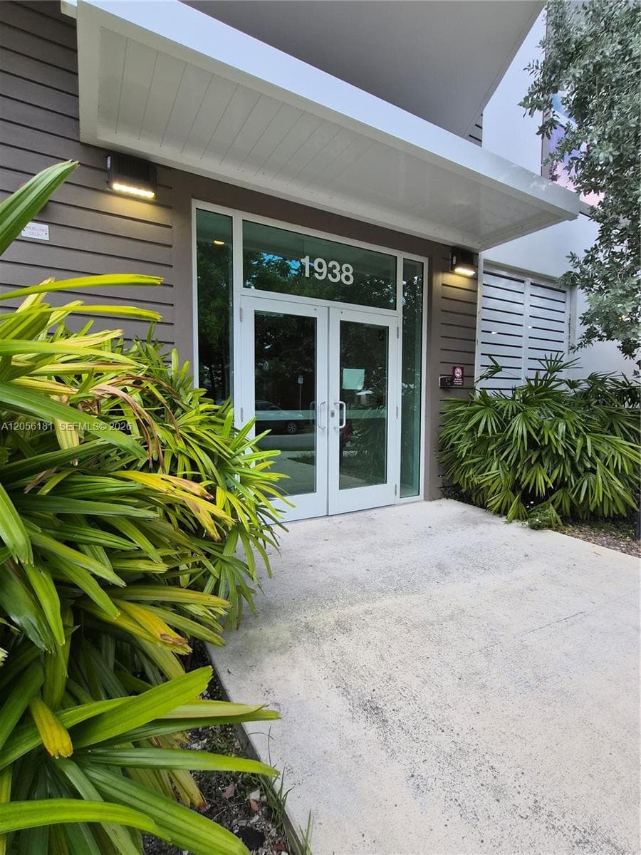 1938 Jackson St # 502, Hollywood FL 33020 photo 3