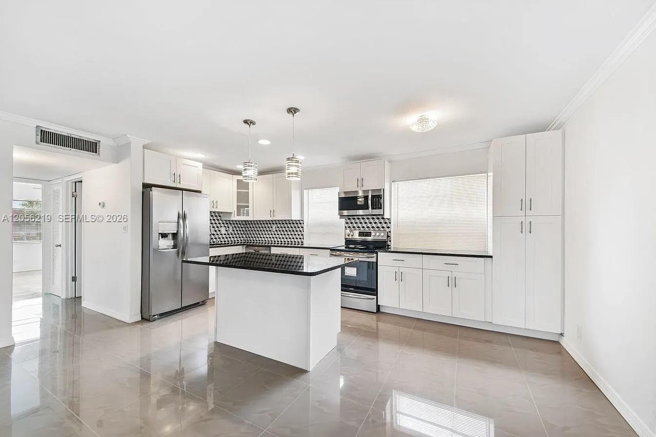 899 S Normandy # 899, Delray Beach FL 33484 photo 4