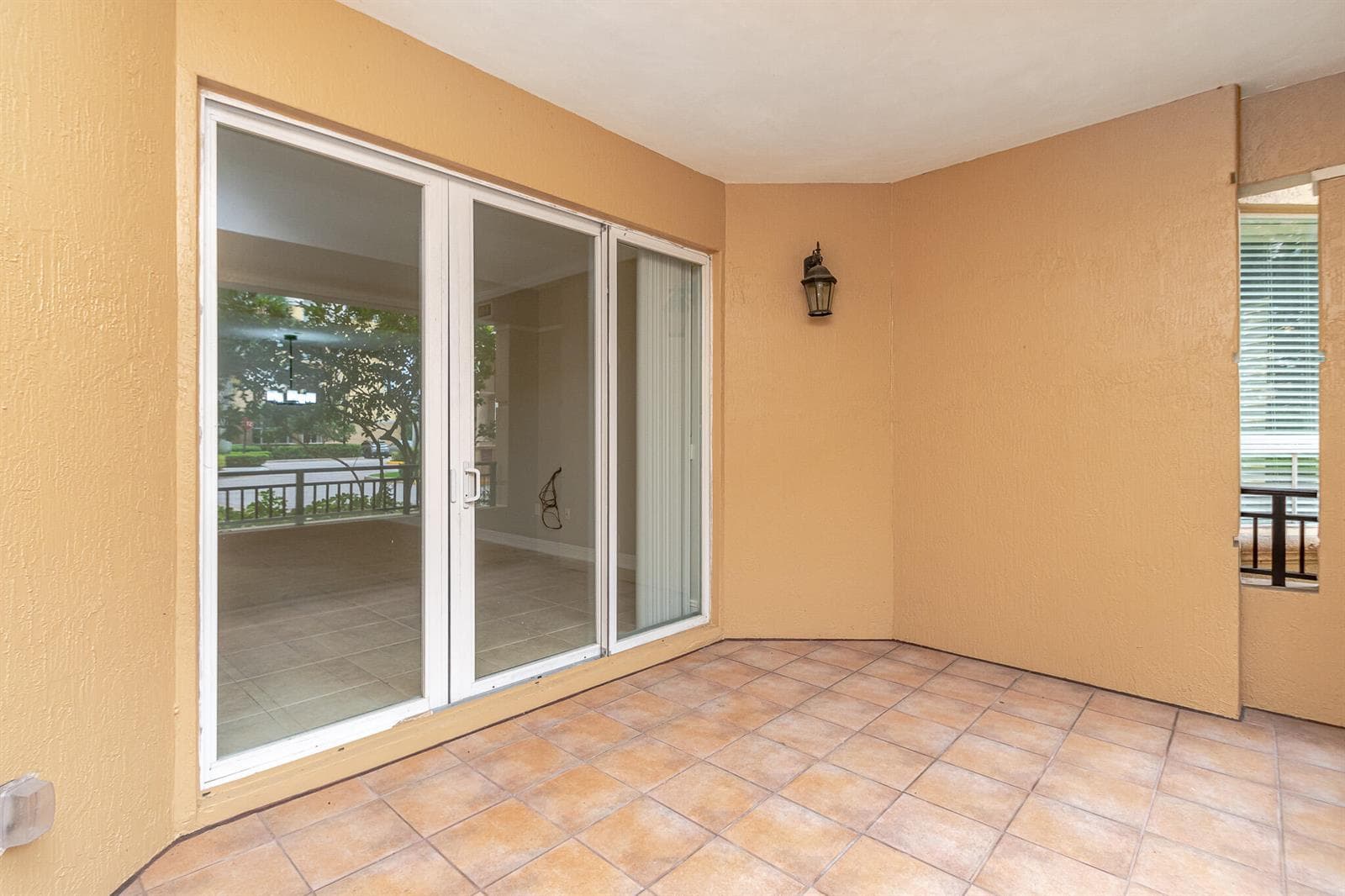 16101 EMERALD ESTATES Drive # 146, Weston FL 33331 photo 3