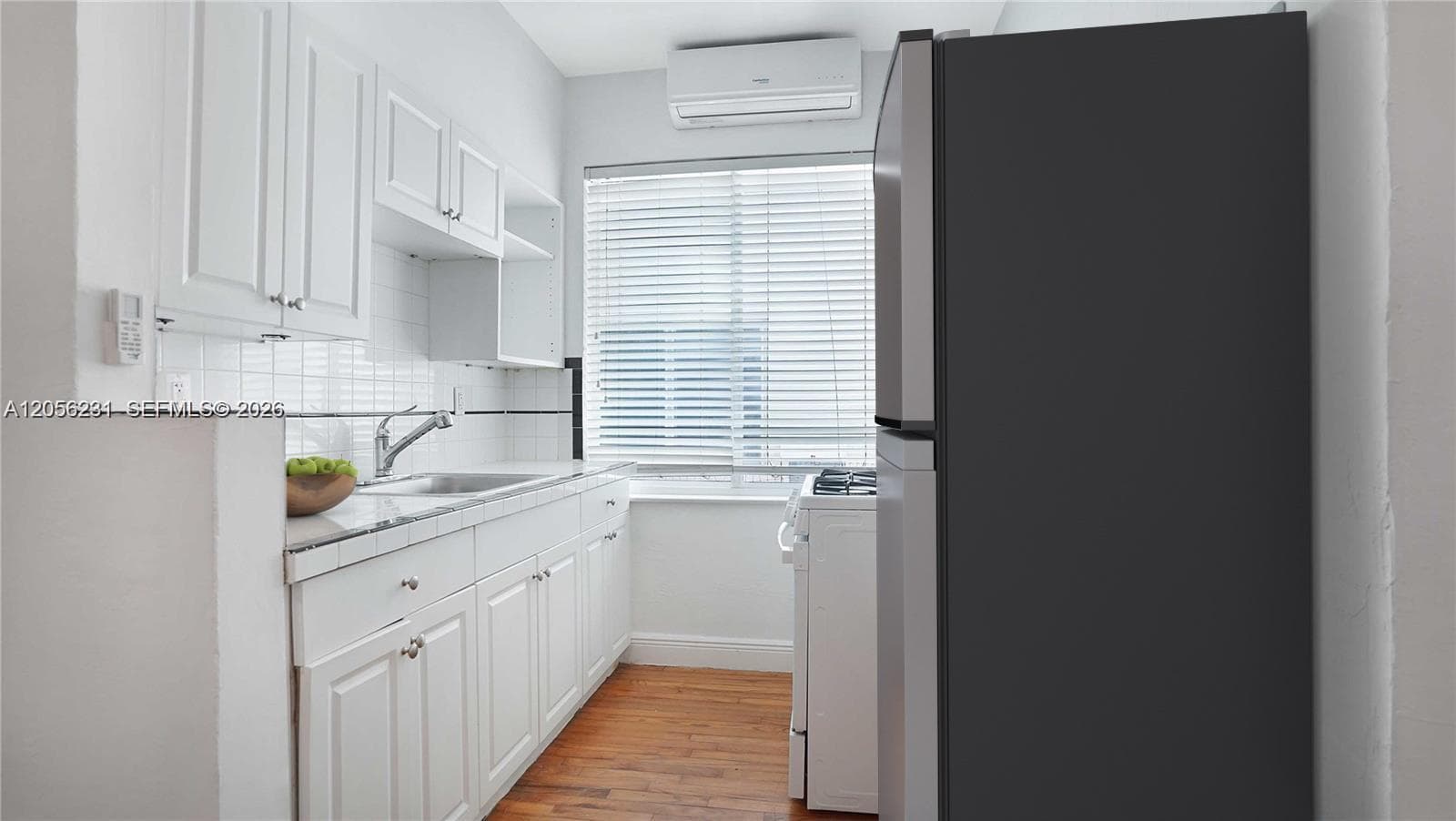 7936 Harding Ave, Miami Beach FL 33141 photo 2