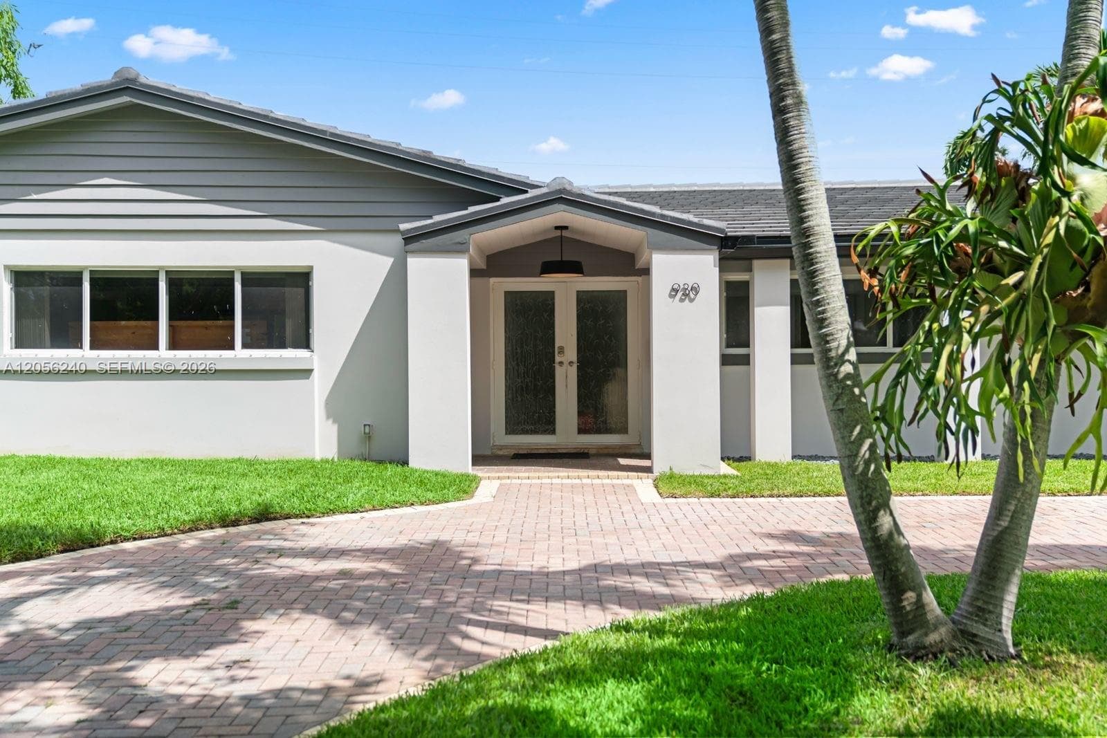 930 NE 182nd Ter, North Miami Beach FL 33162 photo 2