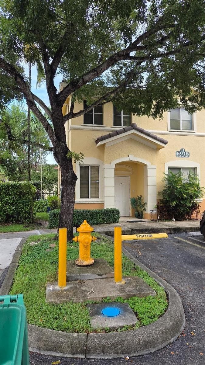 6918 NW 177th St # H100, Hialeah FL 33015 photo 2