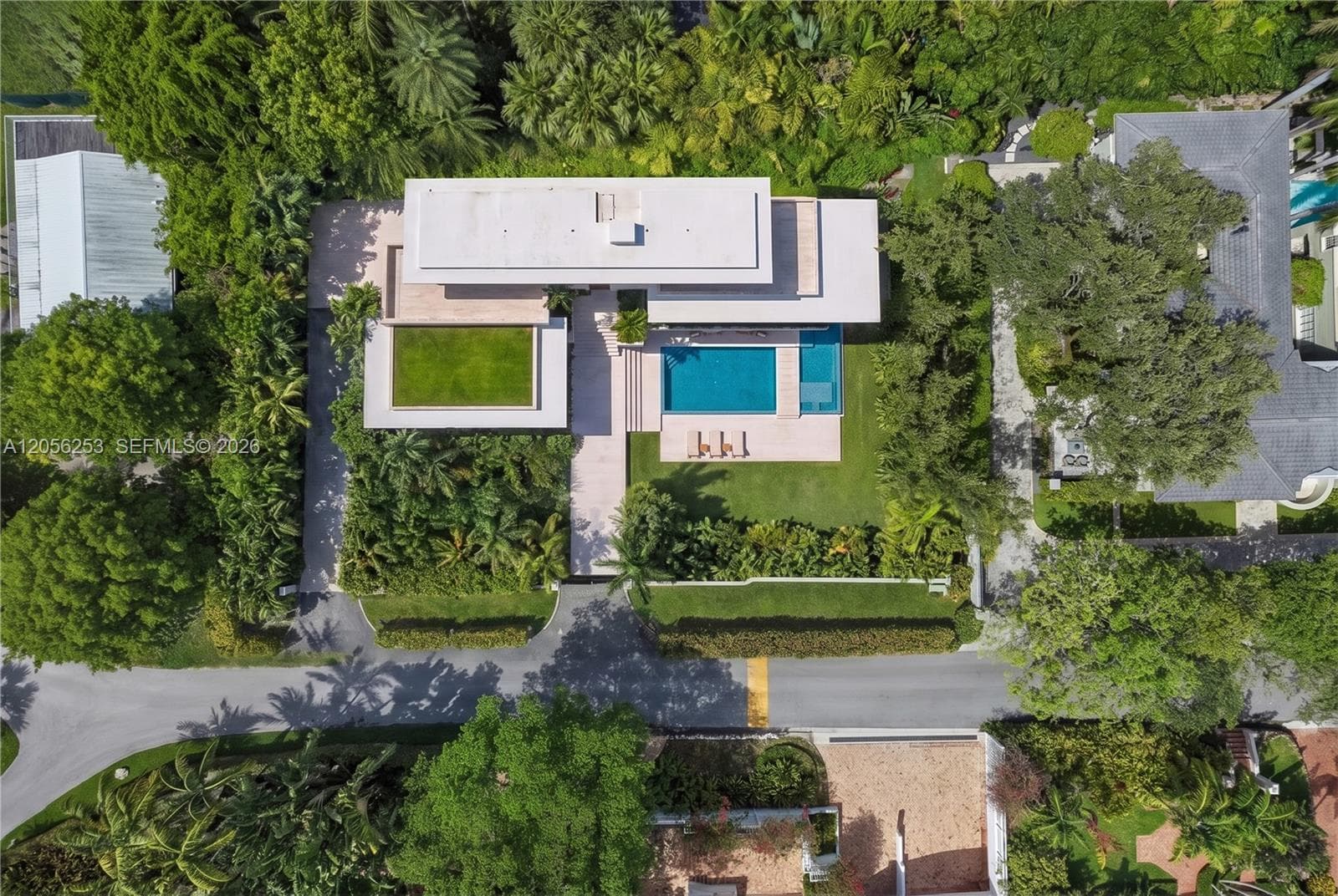 3400 S Moorings Way, Miami FL 33133 photo 2