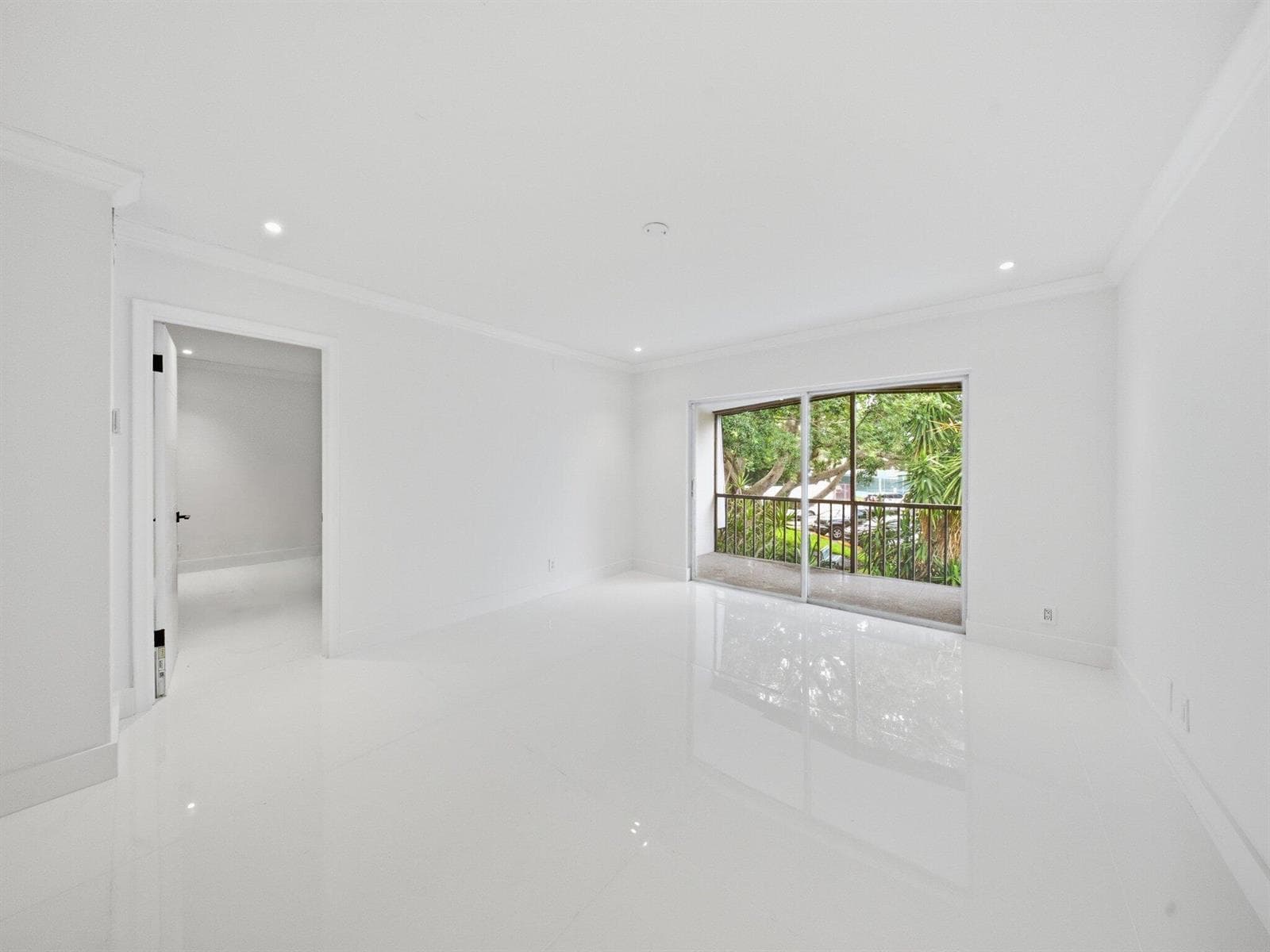 3125 Oakland Shores Drive # B203, Oakland Park FL 33309 photo 4