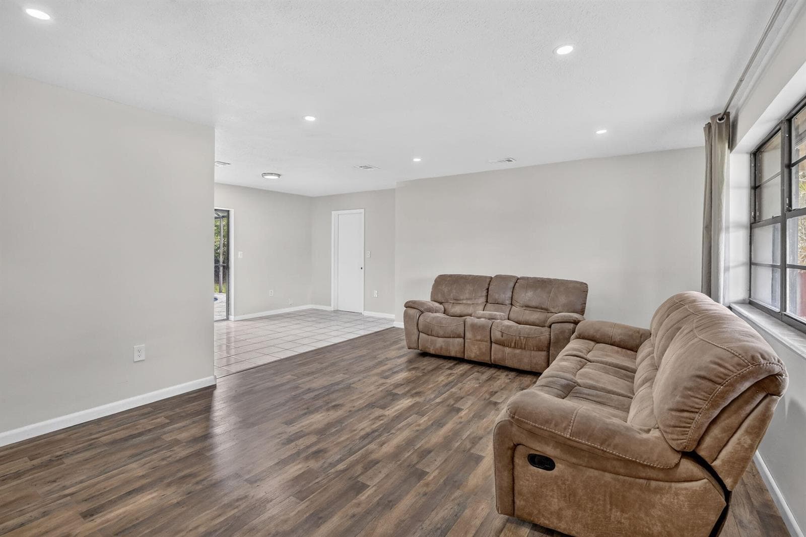8968 SW 52nd Place, Cooper City FL 33328 photo 3