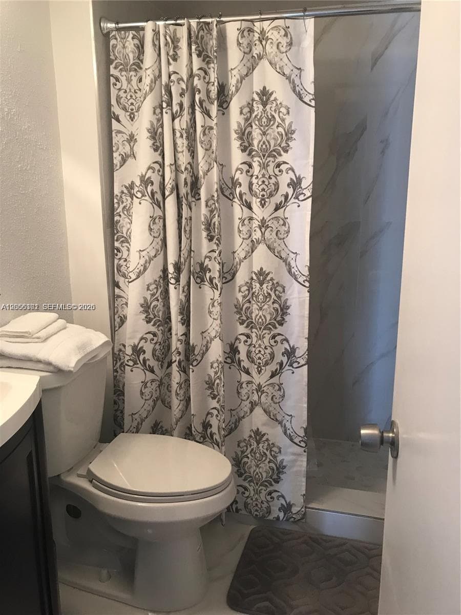1301 NE Miami Gardens Dr # 524W, Miami FL 33179 photo 5