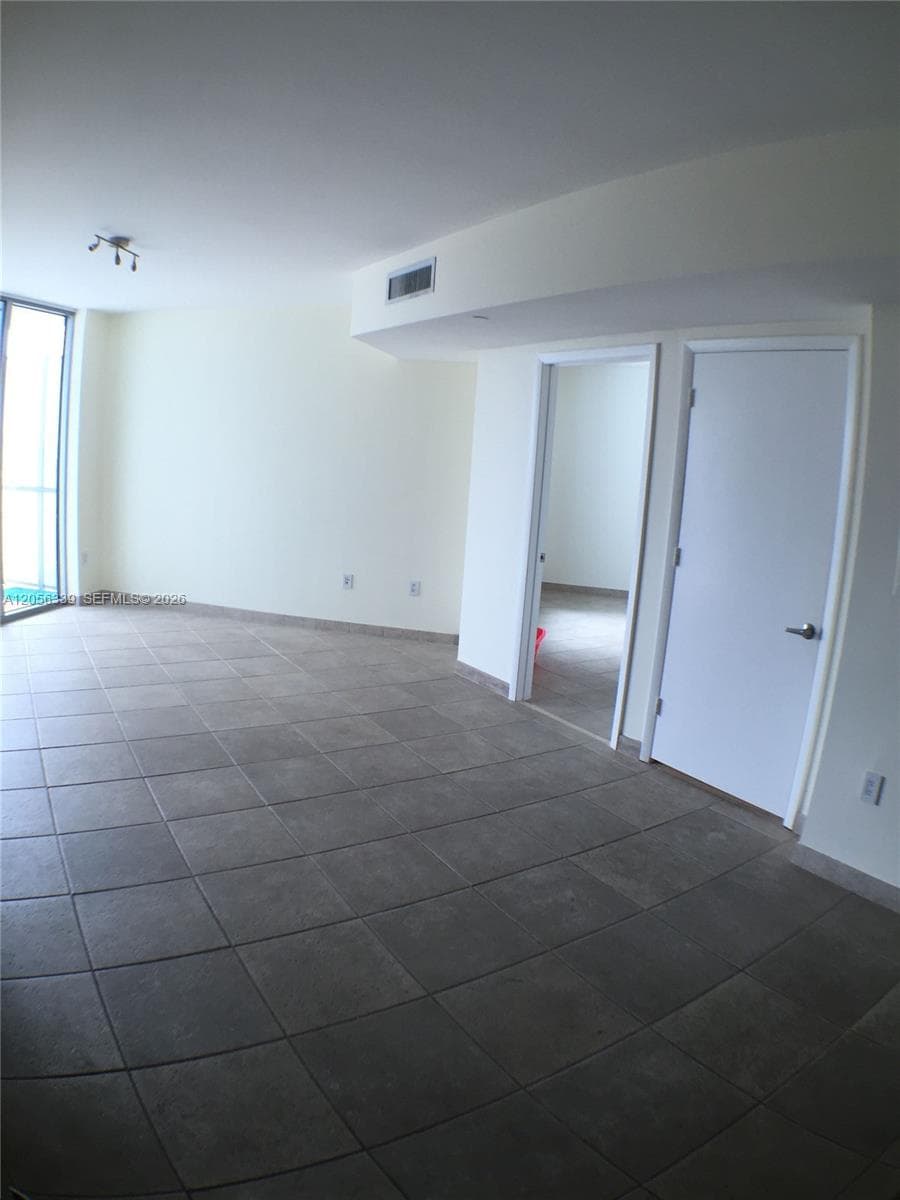 350 S Miami Ave # 3612, Miami FL 33130 photo 4