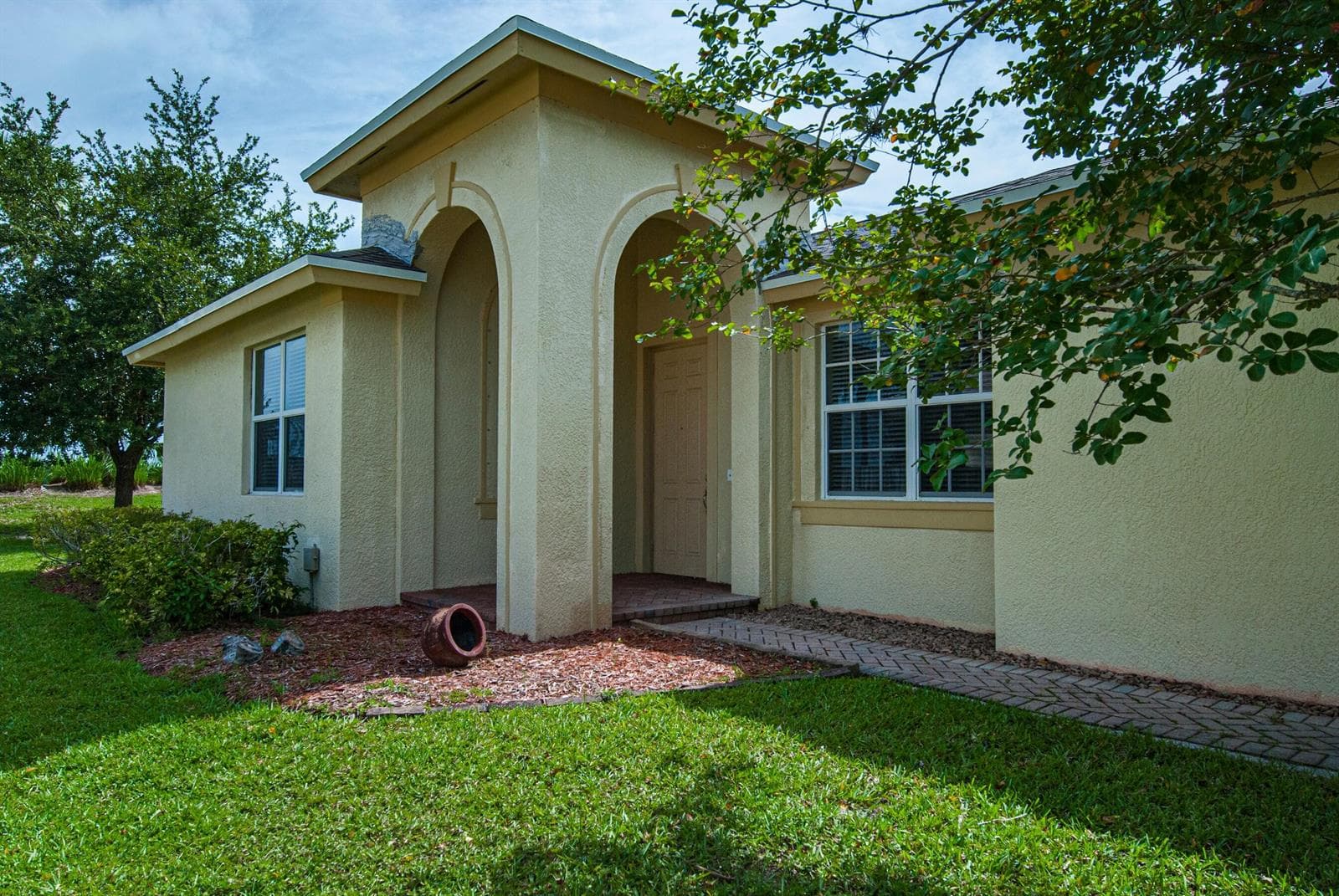 9851 E VERONA Circle, Vero Beach FL 32966 photo 2